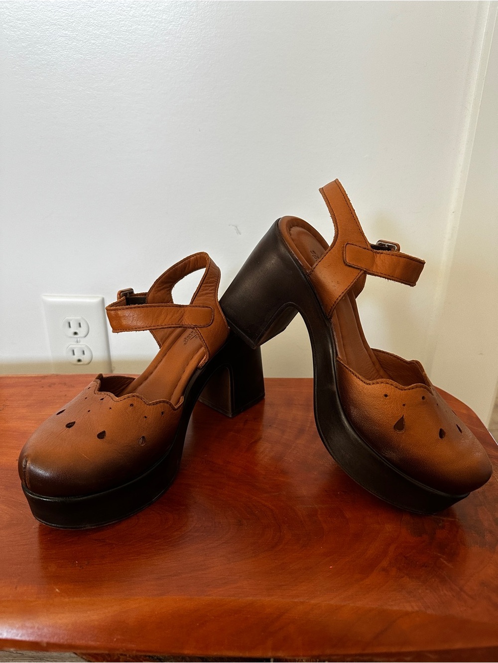 L’ARTISTE Brown Leather Platform Mary Jane Heels with Ankle Strap